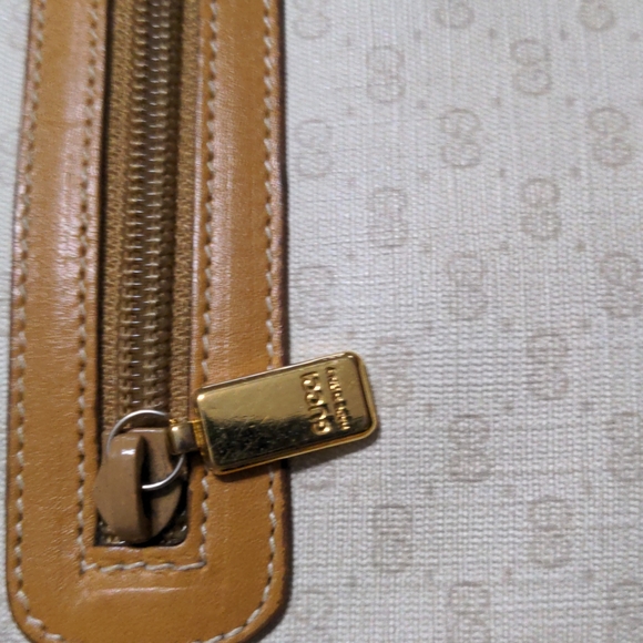 Vintage Gucci Camera Micro GG Bag - Picture 9 of 16
